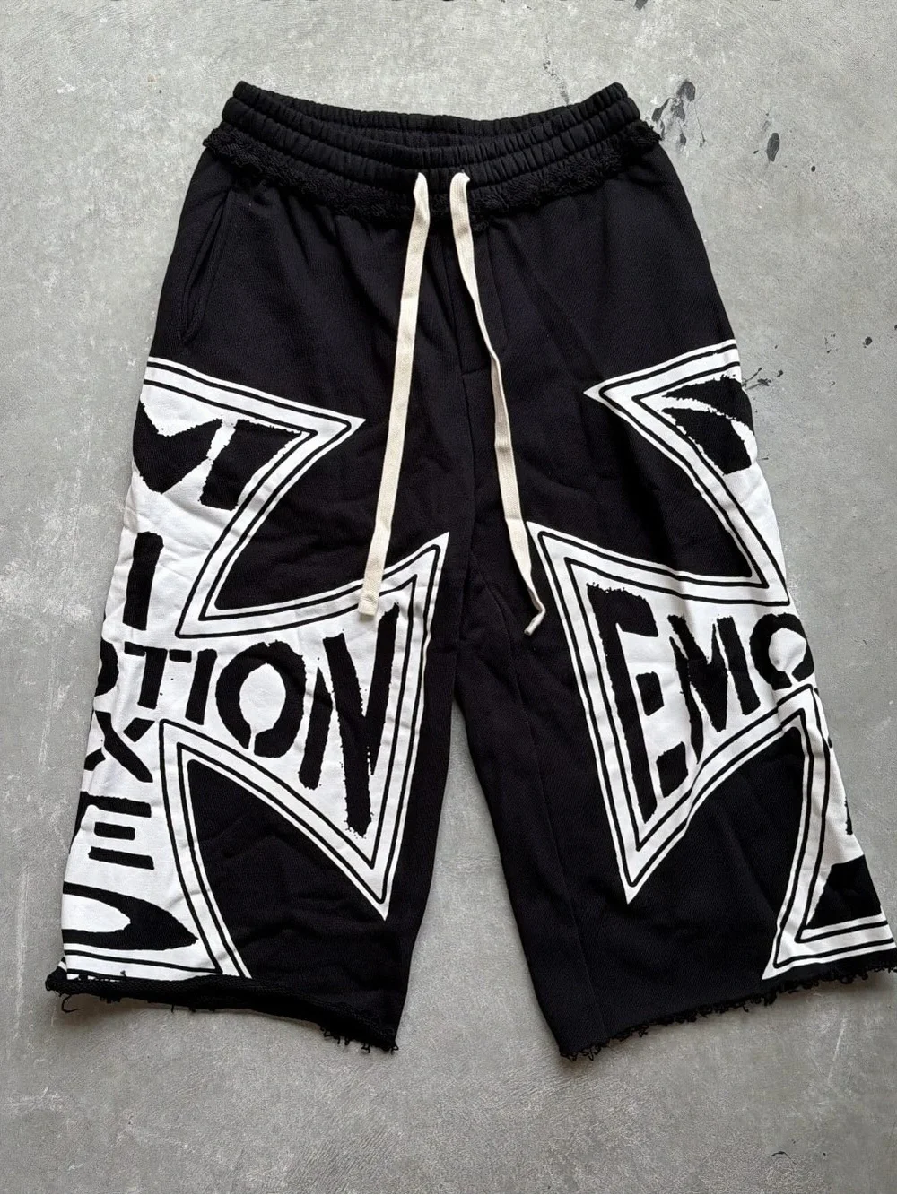 (S) Mixed Emotions Classic 3/4 Short